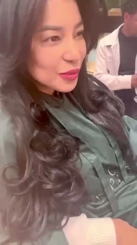 Ondas definidas — resultado real en Época CP, peluquería en Unicentro, Bogotá
